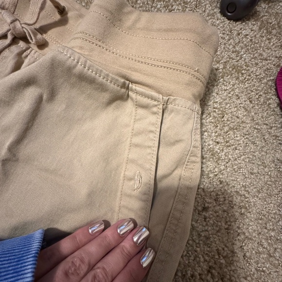 Terra & Sky Women's Cargo Shorts in Beige - Picture 2 of 7